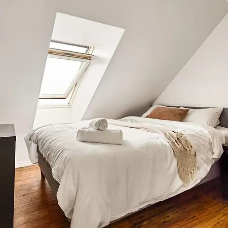 Large Seafront Penthouse With Four Bedrooms! Lejlighed