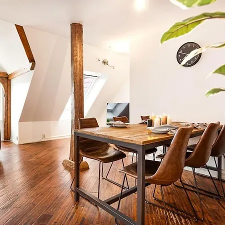 Lejlighed Large Seafront Penthouse With Four Bedrooms! *