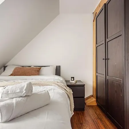 Large Seafront Penthouse With Four Bedrooms! Берген