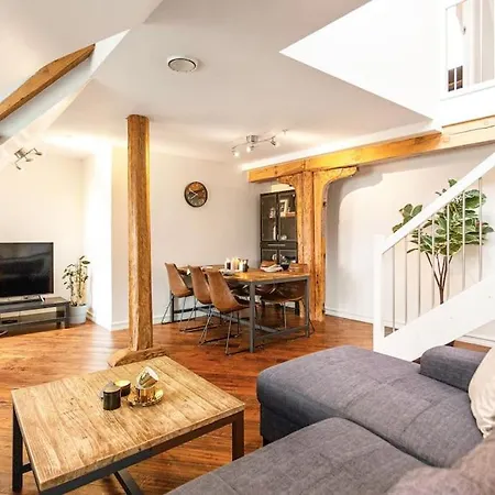 Апартаменты Large Seafront Penthouse With Four Bedrooms!