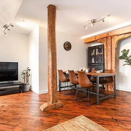 Large Seafront Penthouse With Four Bedrooms!