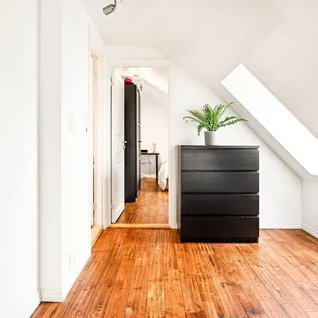 Large Seafront Penthouse With Four Bedrooms! Берген