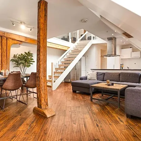 Large Seafront Penthouse With Four Bedrooms!