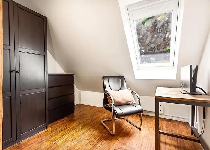 Large Seafront Penthouse With Four Bedrooms! *