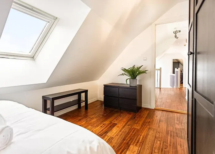 Apartment Large Seafront Penthouse With Four Bedrooms! Bergen