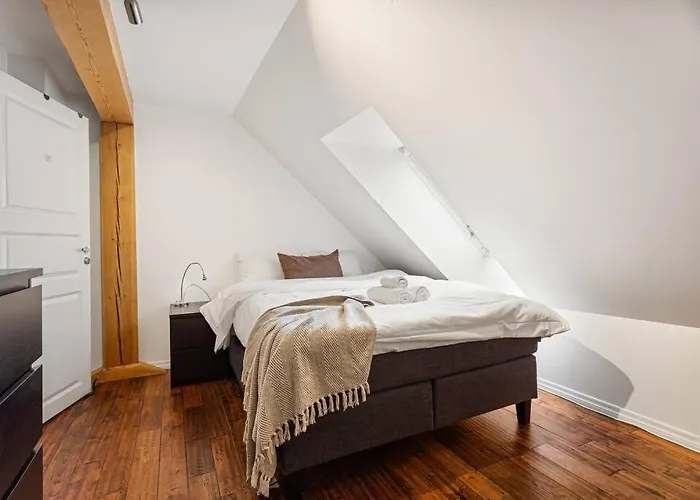 Apartment Large Seafront Penthouse With Four Bedrooms! *