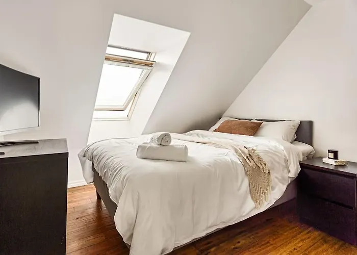 Large Seafront Penthouse With Four Bedrooms! Lägenhet