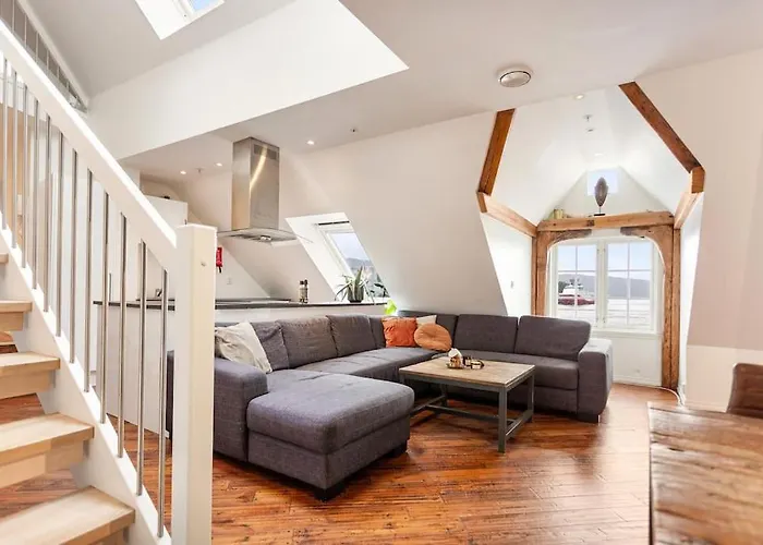 Large Seafront Penthouse With Four Bedrooms! *