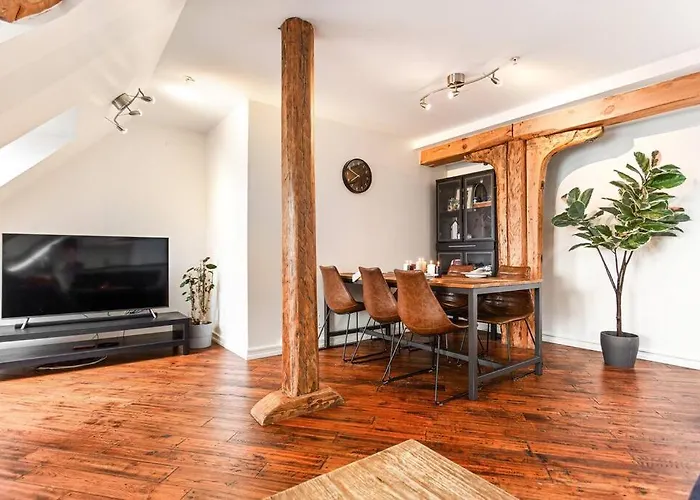 Large Seafront Penthouse With Four Bedrooms!