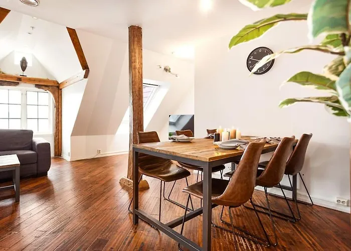 Apartment Large Seafront Penthouse With Four Bedrooms! *